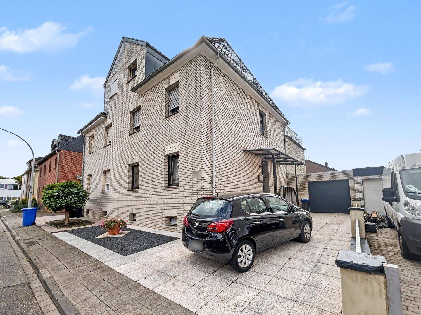 Attraktive Doppelhaushälfte mit großem Raumangebot in Mönchengladbach-Hockstein, 41239 Mönchengladbach