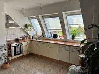 ***Sehr schöne 2 Zimmer Dachgeschosswohnung im beliebten Düsseldorf-Benrath***, 40589 Düsseldorf