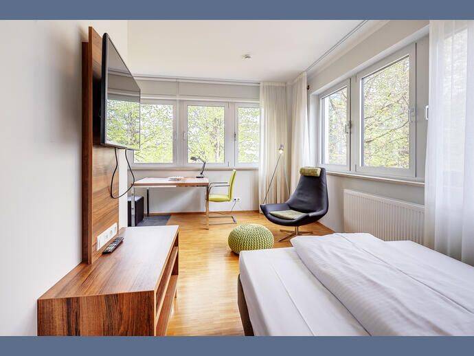 Möbliert: ADALPERO Apartments in Ismaning, 85737 Ismaning