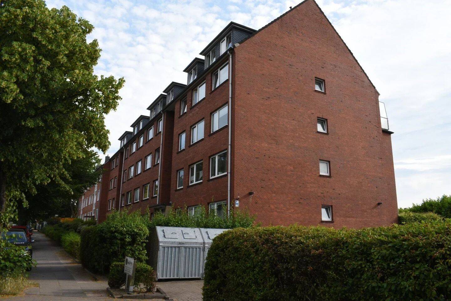 Wandsbek: 2,5-Zimmer-Appartement mit Balkon, 22041 Hamburg (Wandsbek Marienthal Tonndorf)