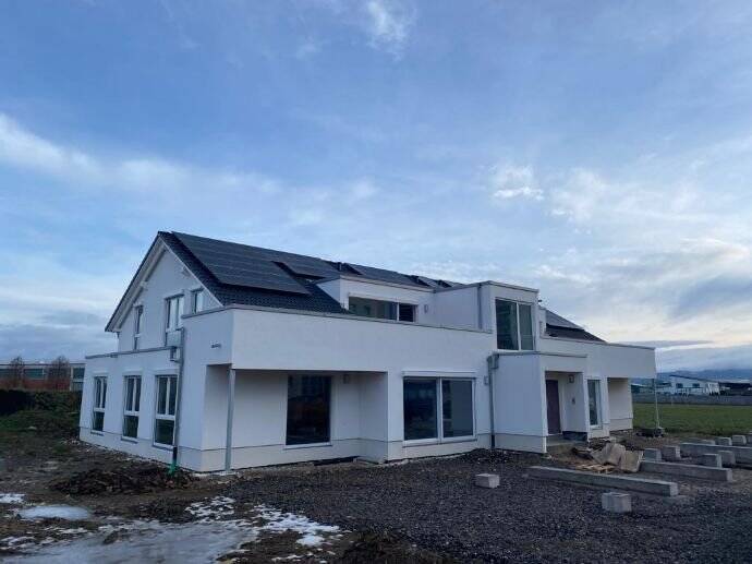 Hochwertige 4-Zimmer-Wohnung mit Terrasse in ruhiger Lage, 78647 Trossingen