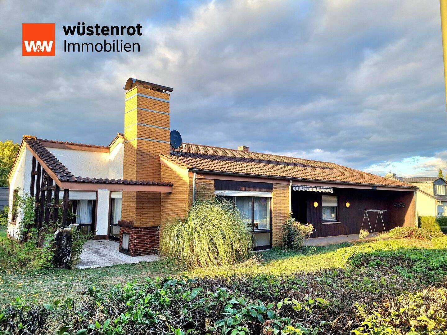 Potenzial für Familien und Investoren: Großzügiger Bungalow mit ca. 1.131 m² Grundstück in Bitburg, 54634 Bitburg