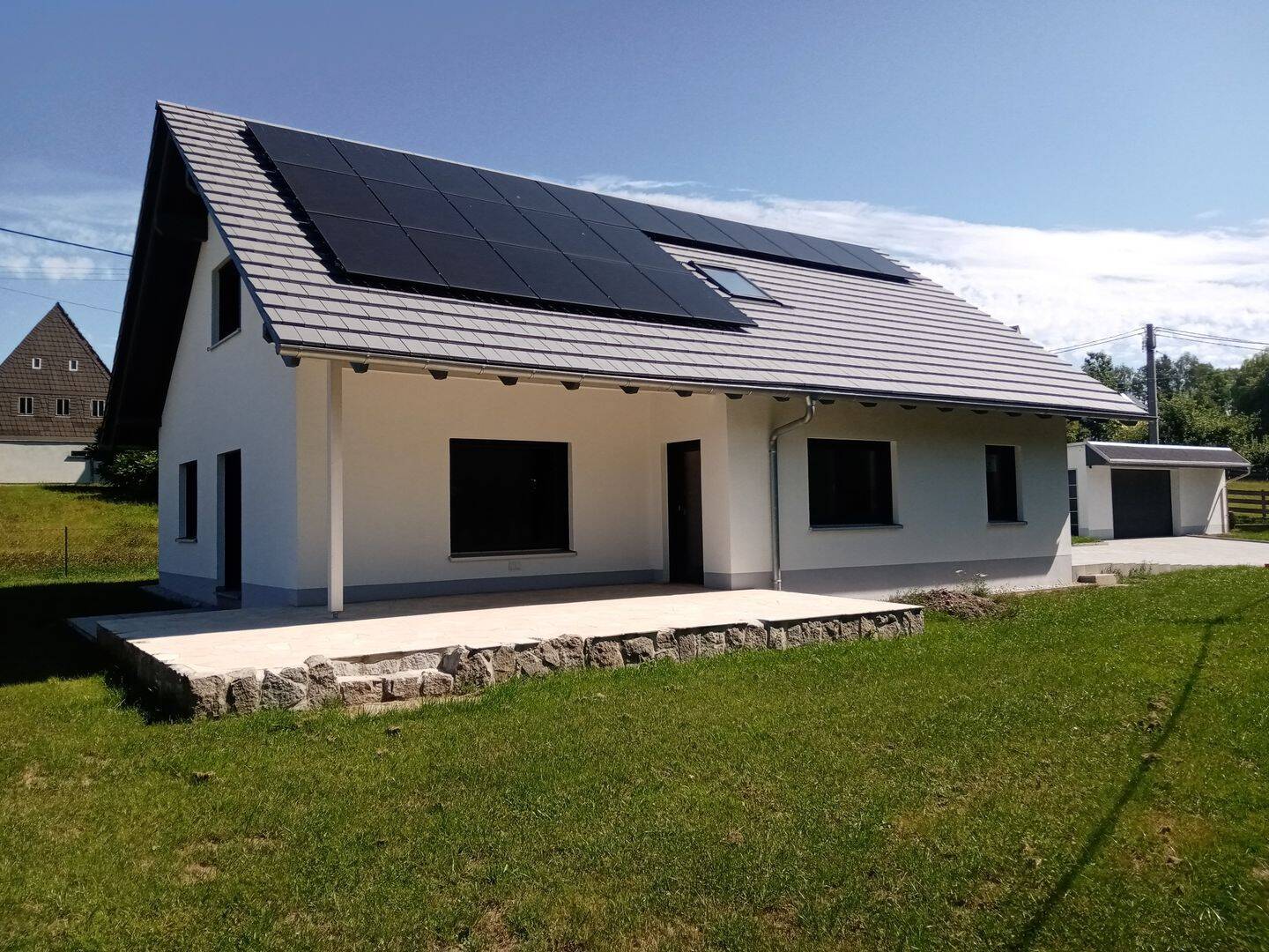 Erstbezug, alles schon fertig – modern + effizient, EFH mit Wärmep./Speicher/Solar, 9306 Königshain-Wiederau