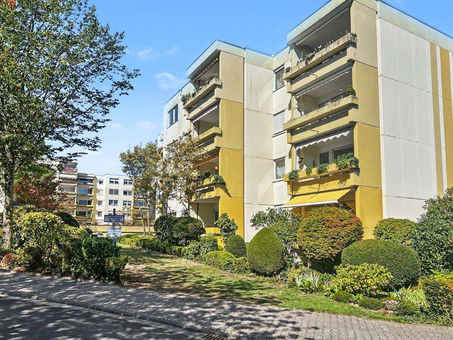 Bad Soden am Taunus: Top-Lage! 2-Zimmer-Wohnung mit Renovierungsbedarf, 65812 Bad Soden am Taunus
