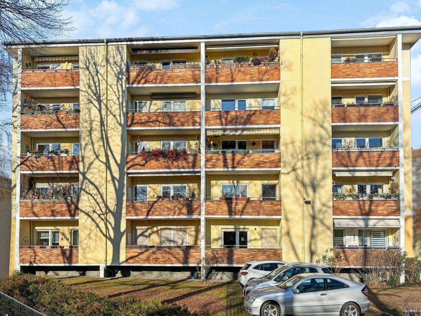 Bezugsfreie 2,5-Zimmer-Wohnung – urbanes Wohnen in zentraler Berliner Lage nahe Theodor-Heuss-Platz, 14052 Berlin (Charlottenburg-Wilmersdorf Spandau Westend)
