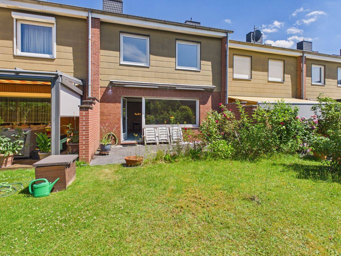 Reihenmittelhaus mit Garten und Terrasse in Braunschweig-Veltenhof! Garage, Vollkeller, Gasheizung, 38112 Braunschweig