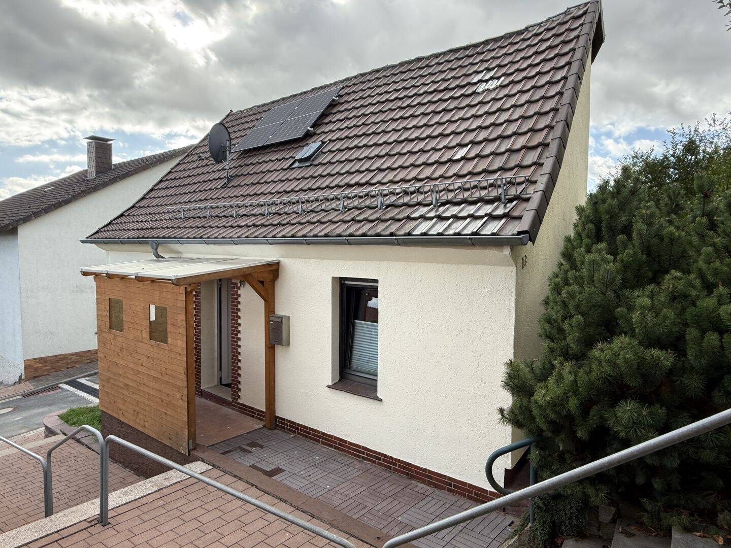 Renoviertes Wohnhaus mit 60 m² Wohnfläche in Beverungen-Haarbrück, 37688 Beverungen