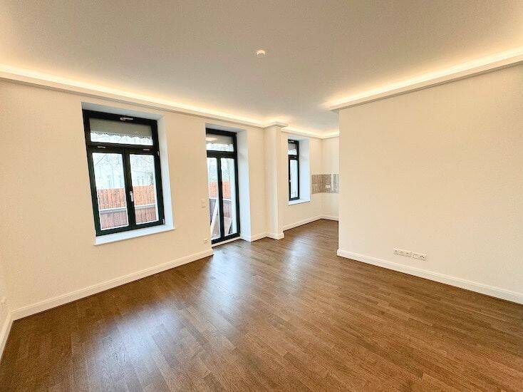 Ab in den Süden! * Balkon * dunkles Parkett * Fußbodenheizung * Wanne & Dusche * LED-Licht, 4277 Leipzig (Connewitz Marienbrunn)