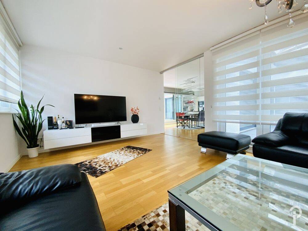 Wohnen auf einer Ebene Moderne, hochwertige  3 Zimmer-Wohnung mit Bungalow-Charakter, 40549 Düsseldorf (Heerdt Oberkassel)