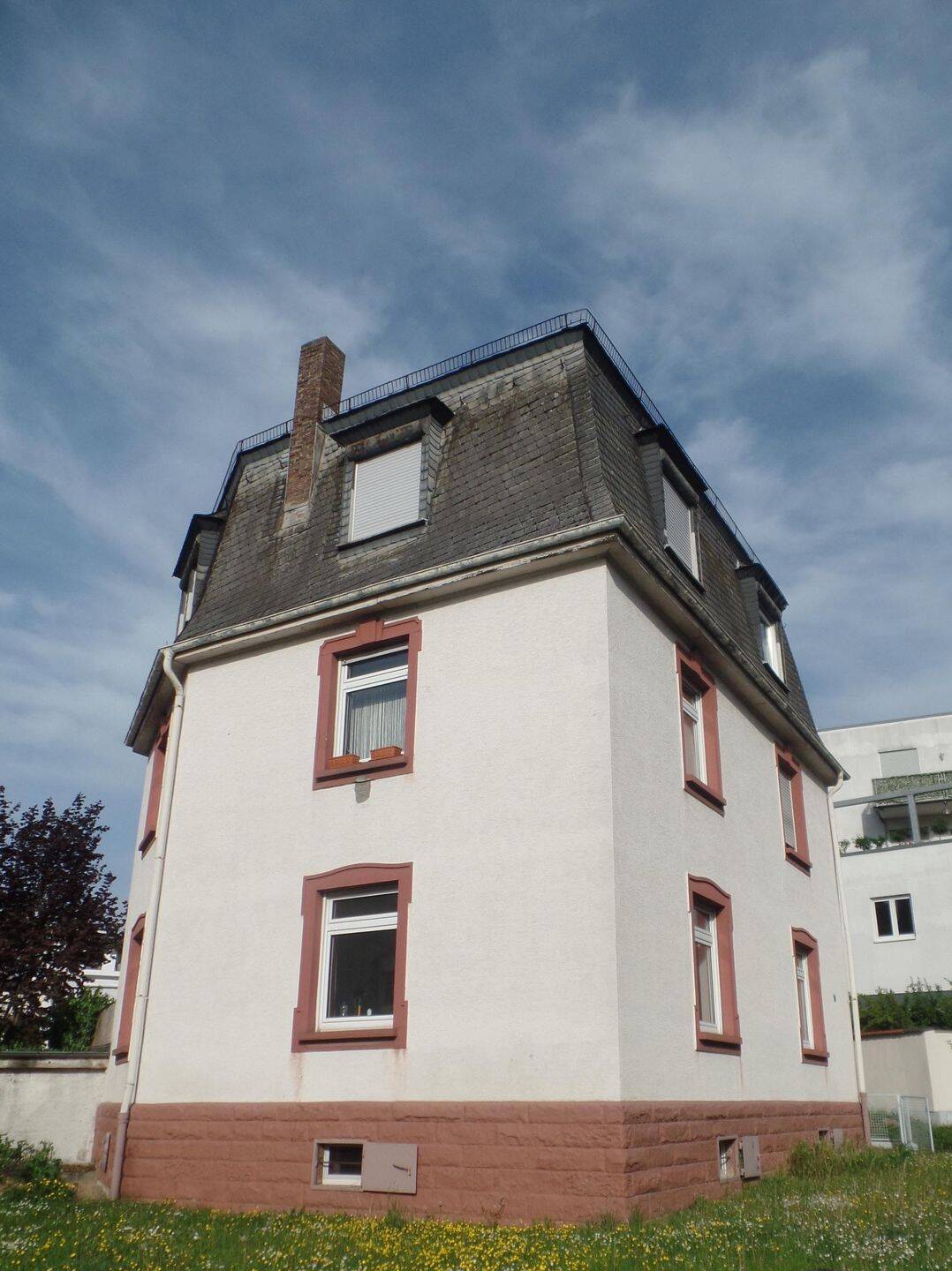 Wunderschöne, großzügige 3-Zimmer-Wohnung mit moderner Einbauküche in Gründerzeithaus, 60435 Frankfurt am Main