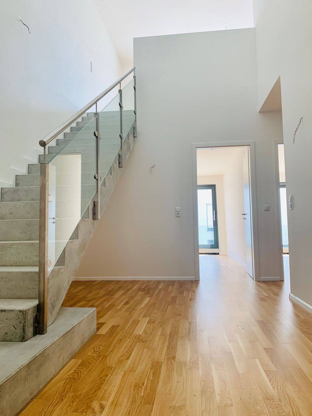 Stilvoll wohnen auf zwei Ebenen – Exklusive Maisonette mit offenem Wohnkonzept, 79713 Bad Säckingen