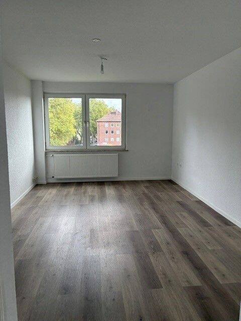 Sehr schöne 3 Zimmer Wohnung in Duisburg zu vermieten, 47167 Duisburg (Marxloh Neumühl Obermarxloh Röttgersbach)
