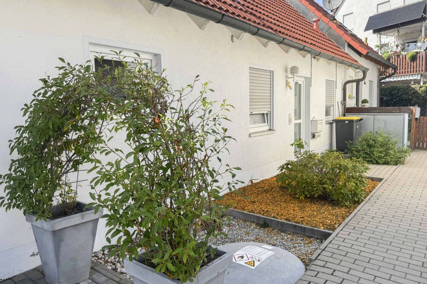 Wohnen auf einer Ebene – gepflegte Doppelhaushälfte mit schönem Garten, 91486 Uehlfeld