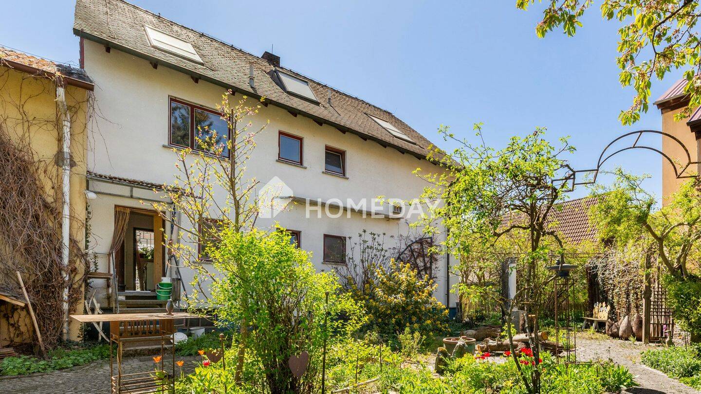 Einfamilienhaus mit 2 Wohneinheiten und weiterem Ausbaupotenzial mit Naturgarten und Nebengelass, 91126 Kammerstein