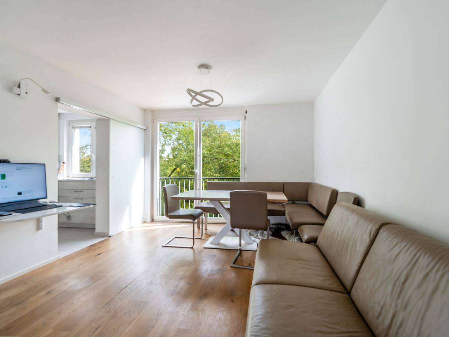 Hochwertiges Wohnen in Schwabing: 4,5 Zimmer mit flexiblem Raumkonzept & sonnigem Balkon, 80797 München (Maxvorstadt Milbertshofen-Am Hart Neuhausen-Nymphenburg Schwabing-West)