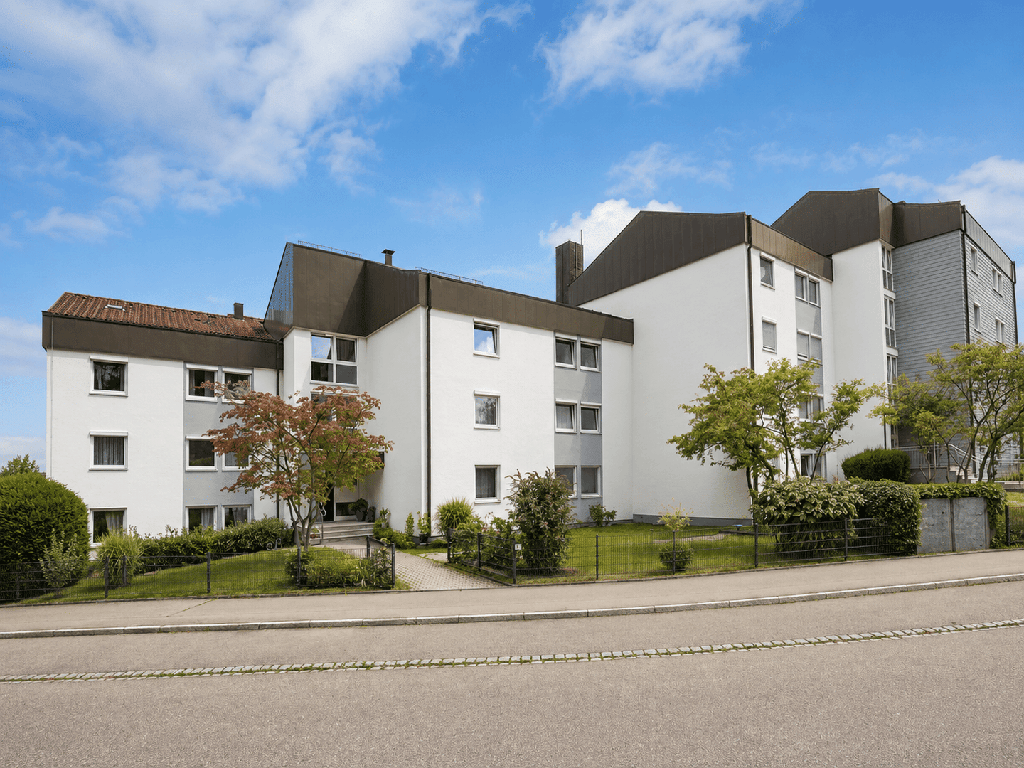 Wohnen mit Weitblick – 4,5 Zimmer, Keller, Speicherraum und Einzelgarage in Kempten, 87439 Kempten (Allgäu)