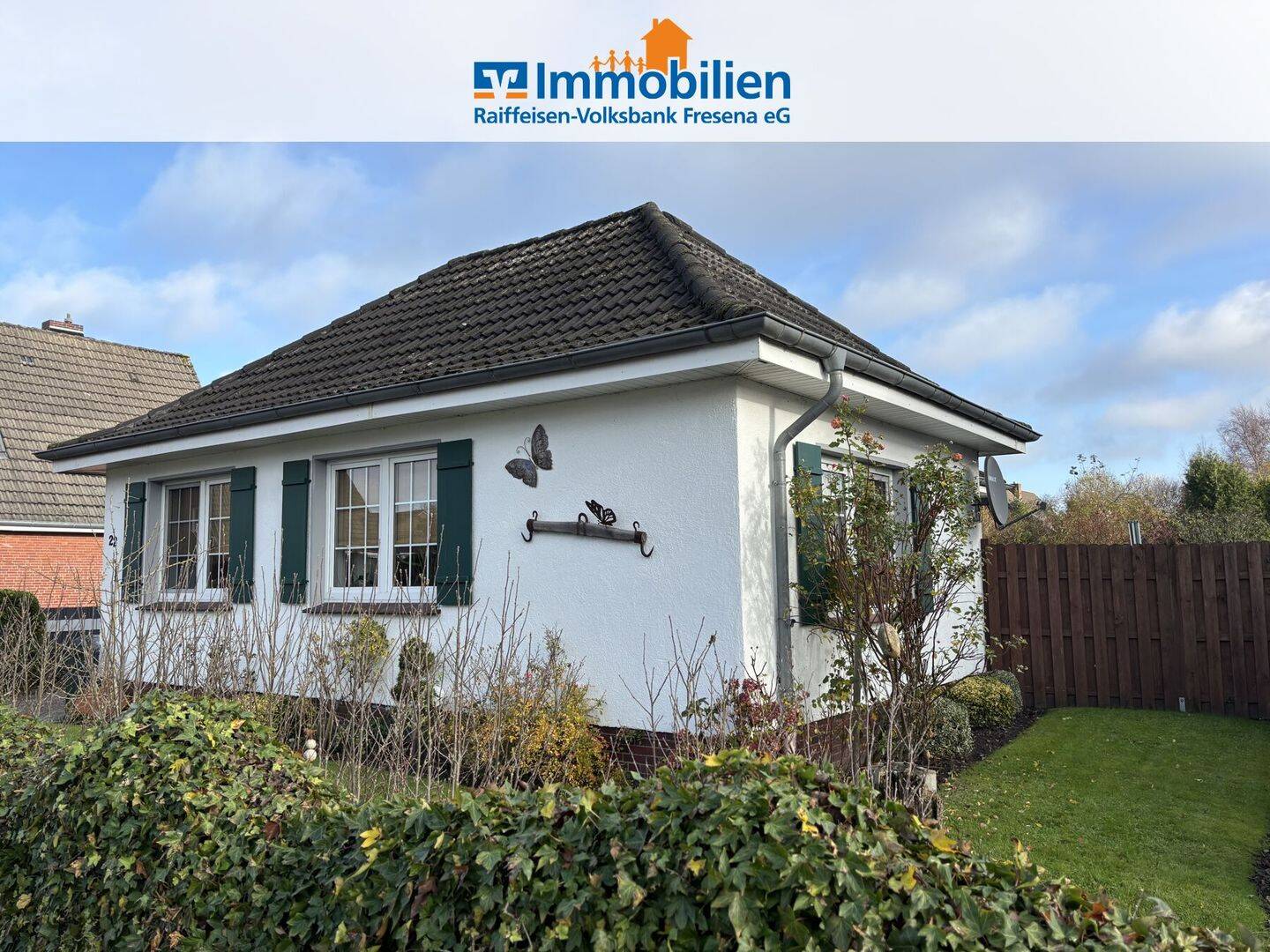 Ebenerdiger Winkelbungalow in zentraler Lage, 26524 Hage