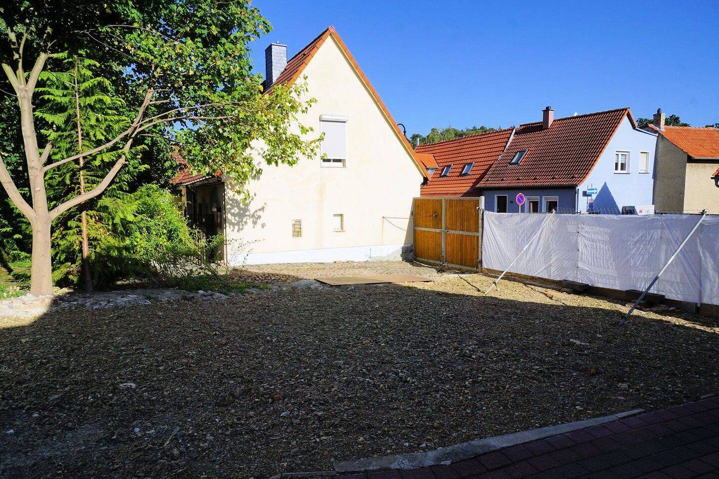 Ein kleines Baugrundstück am Rande des Harzes, 6493 Ballenstedt