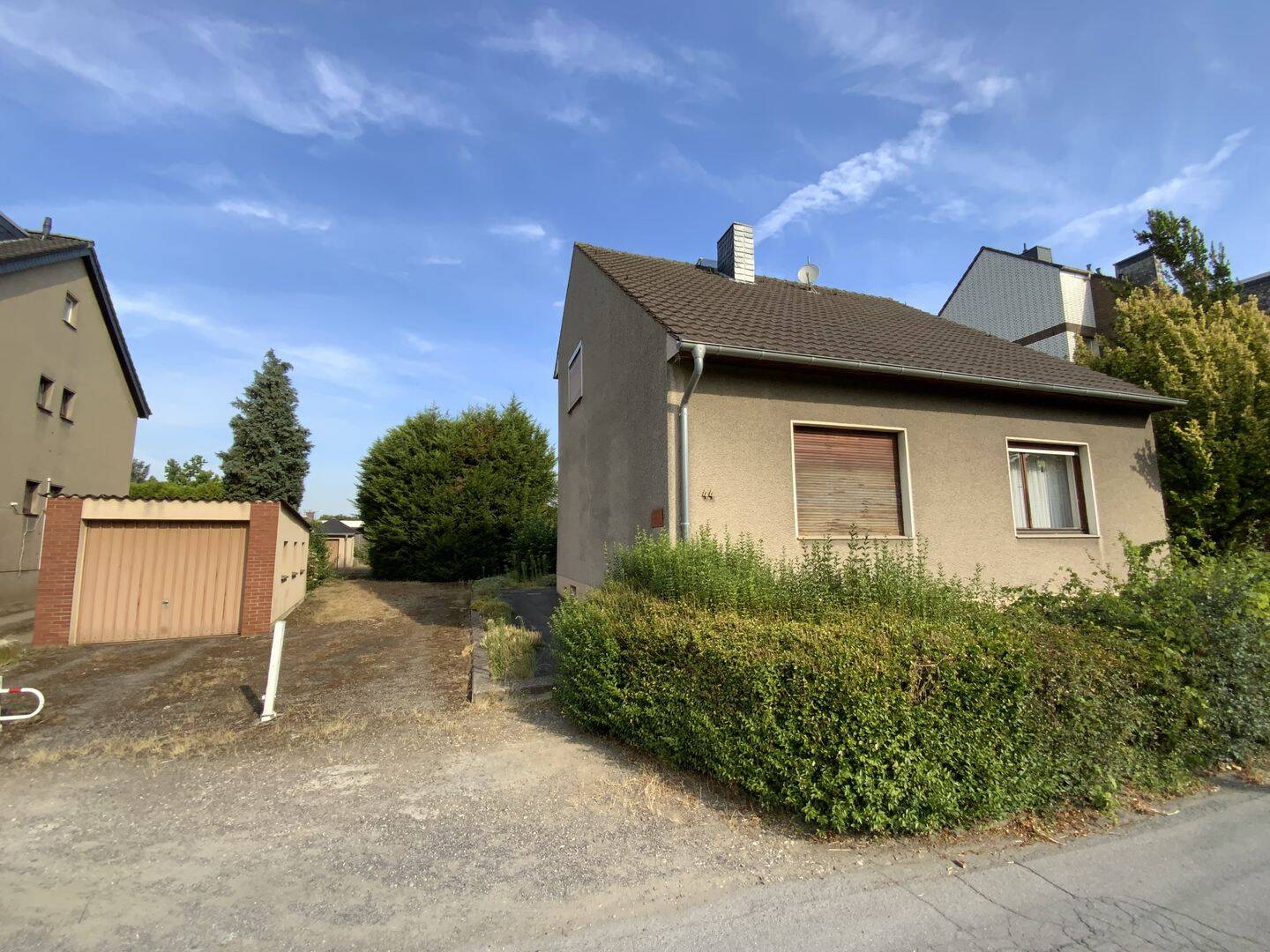 Freistehend mit traumhaft großem Grundstück, 47269 Duisburg (Großenbaum Rahm)