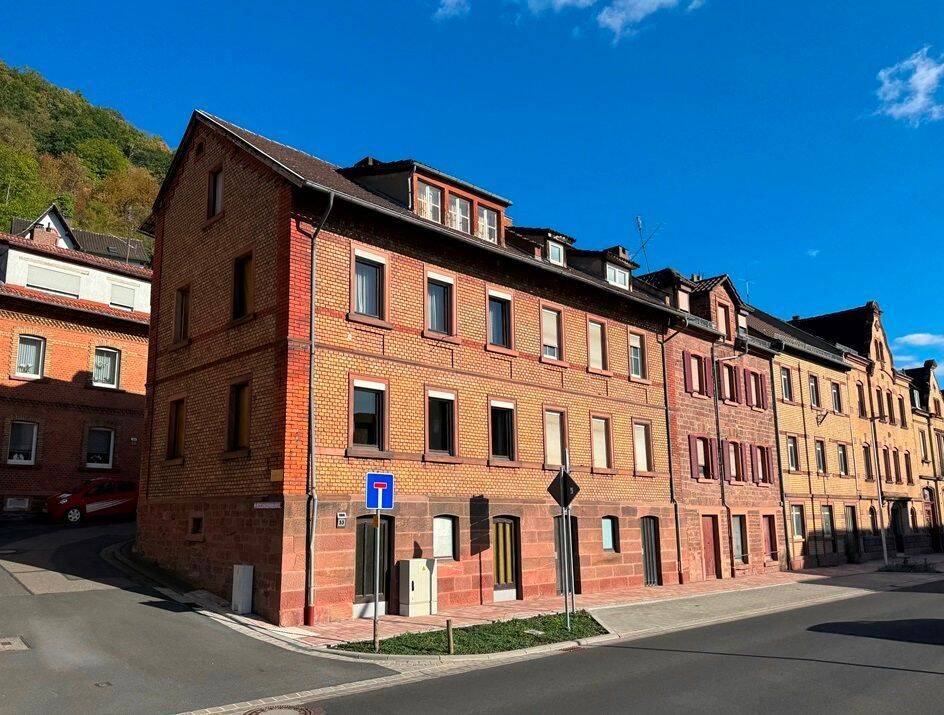 Charakteristisches Wohnhaus: Doppelhaushälfte aus der Gründerzeit, 63911 Klingenberg a. Main