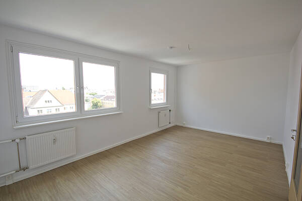 2 Räume in zentraler Lage und schöner Aussicht über die Stadt!, 6110 Halle (Saale) (Damaschkestraße Gesundbrunnen Innenstadt Lutherplatz Saaleaue)