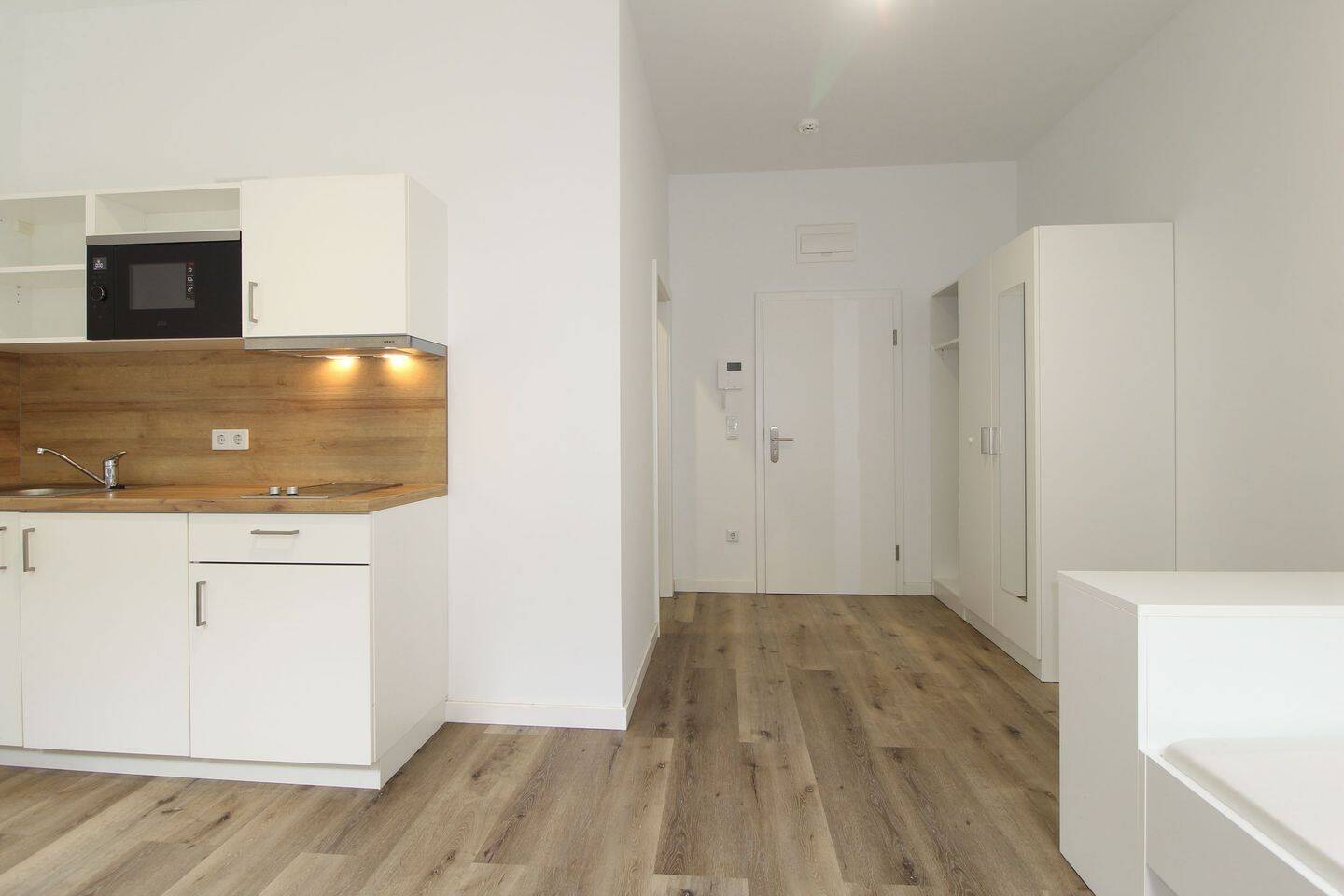 Möbliertes 1-Zimmer-Apartment in Magdeburg! All-Inclusive-Miete!, 39108 Magdeburg (Altstadt Stadtfeld Ost)