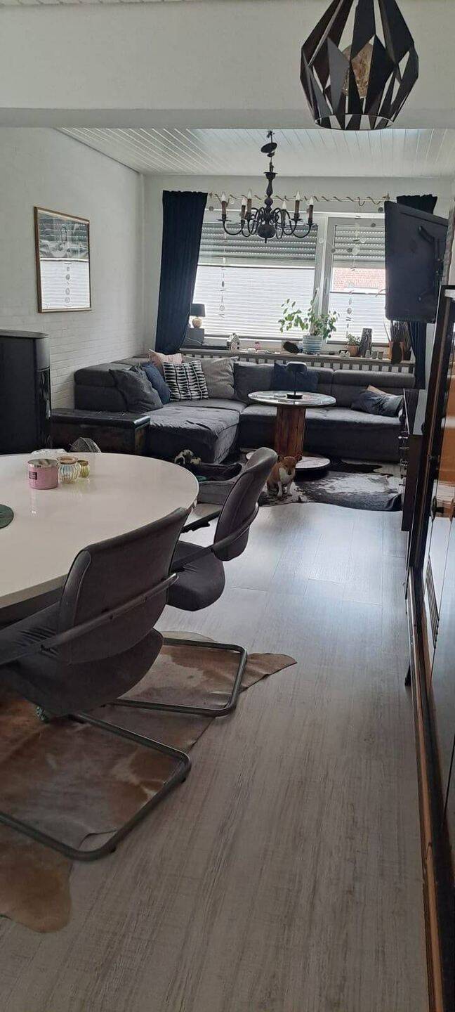 Familienfreundliche Doppelhaushälfte mit zwei Garagen und elegant modernisierten Bädern., 46282 Dorsten