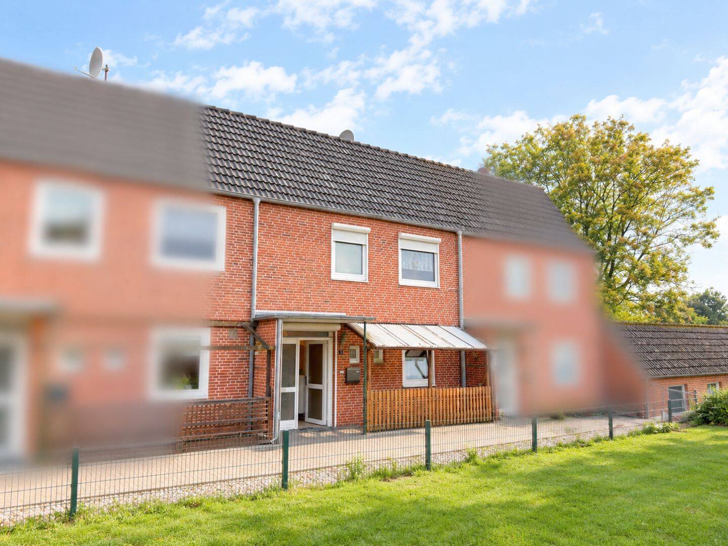 Gepflegtes Reihenmittelhaus mit Wintergarten, Balkon & Studio in ruhiger Lage in Albersdorfs, 25767 Albersdorf