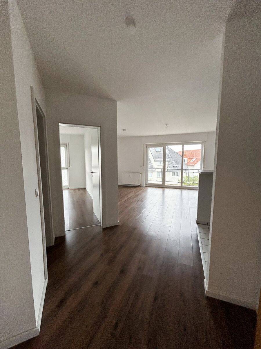 Helle 2-Raum-Wohnung im 2. Obergeschoss mit Küchenzeile, Balkon und Stellplatz, 33102 Paderborn