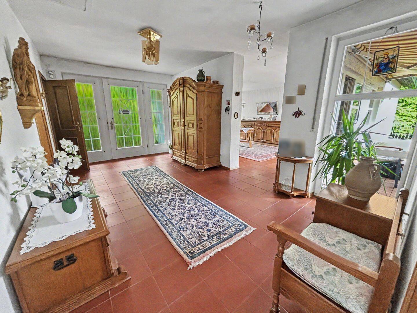 Großzügiger Bungalow mit parkähnlichem Grundstück in Sackgassenlage von Lautzkirchen, 66440 Blieskastel
