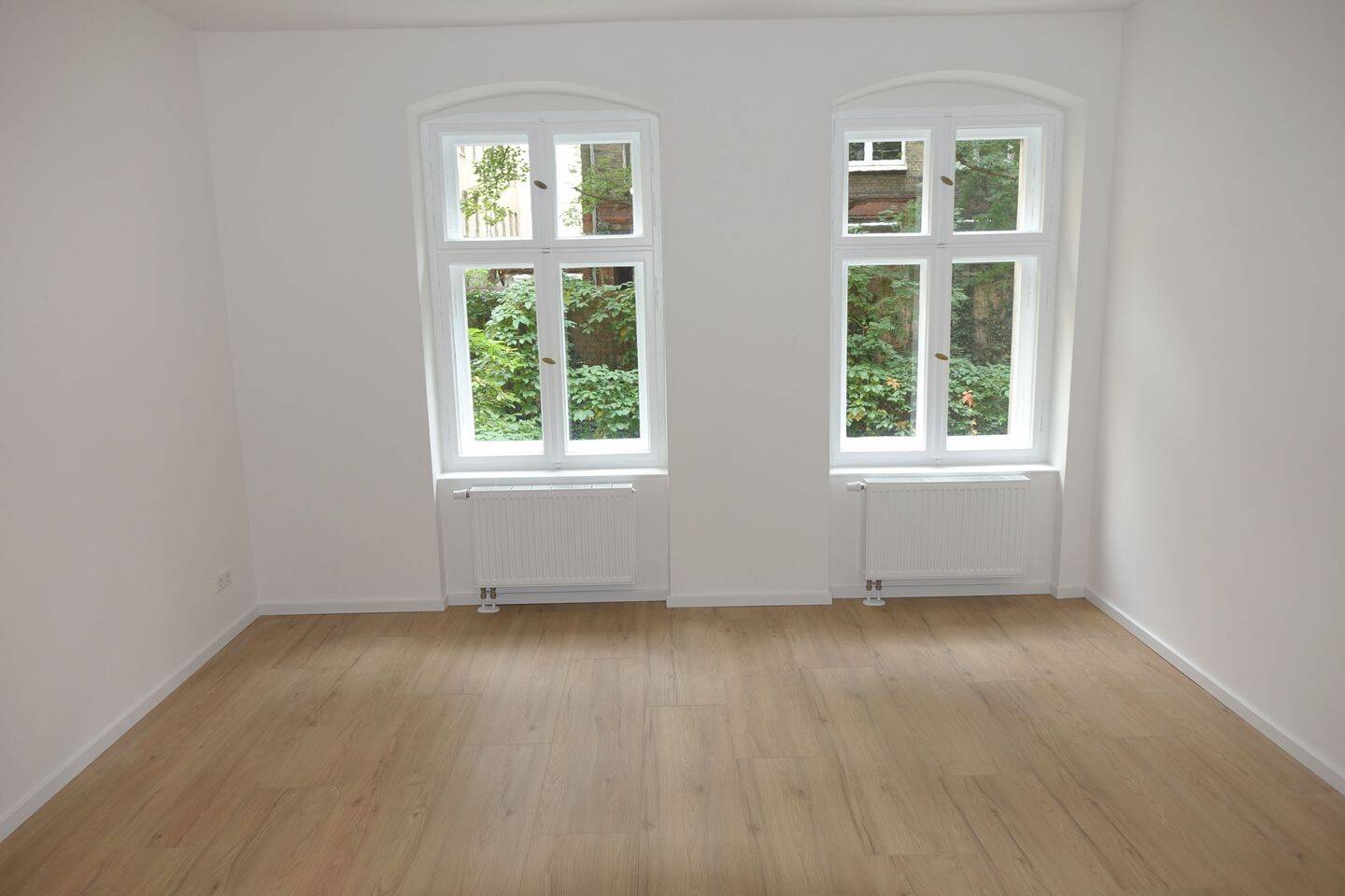 ++ Frisch sanierte Single-Wohnung mit Blick ins Grüne ++, 12053 Berlin (Neukölln)