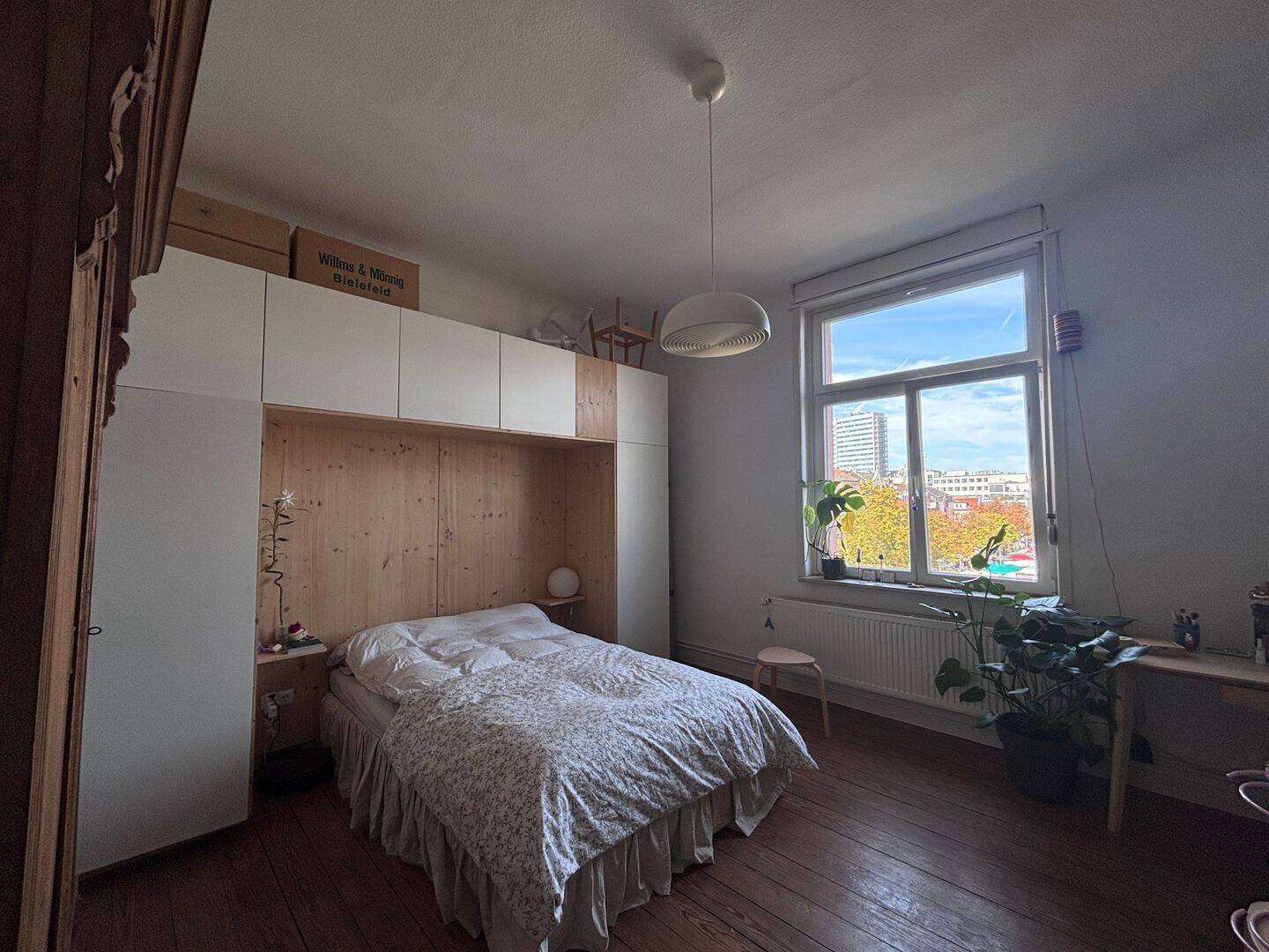 WG Zimmer in schöner Altbauwohnung, direkt am Wochenmarkt, 63065 Offenbach am Main (Offenbach am Main)