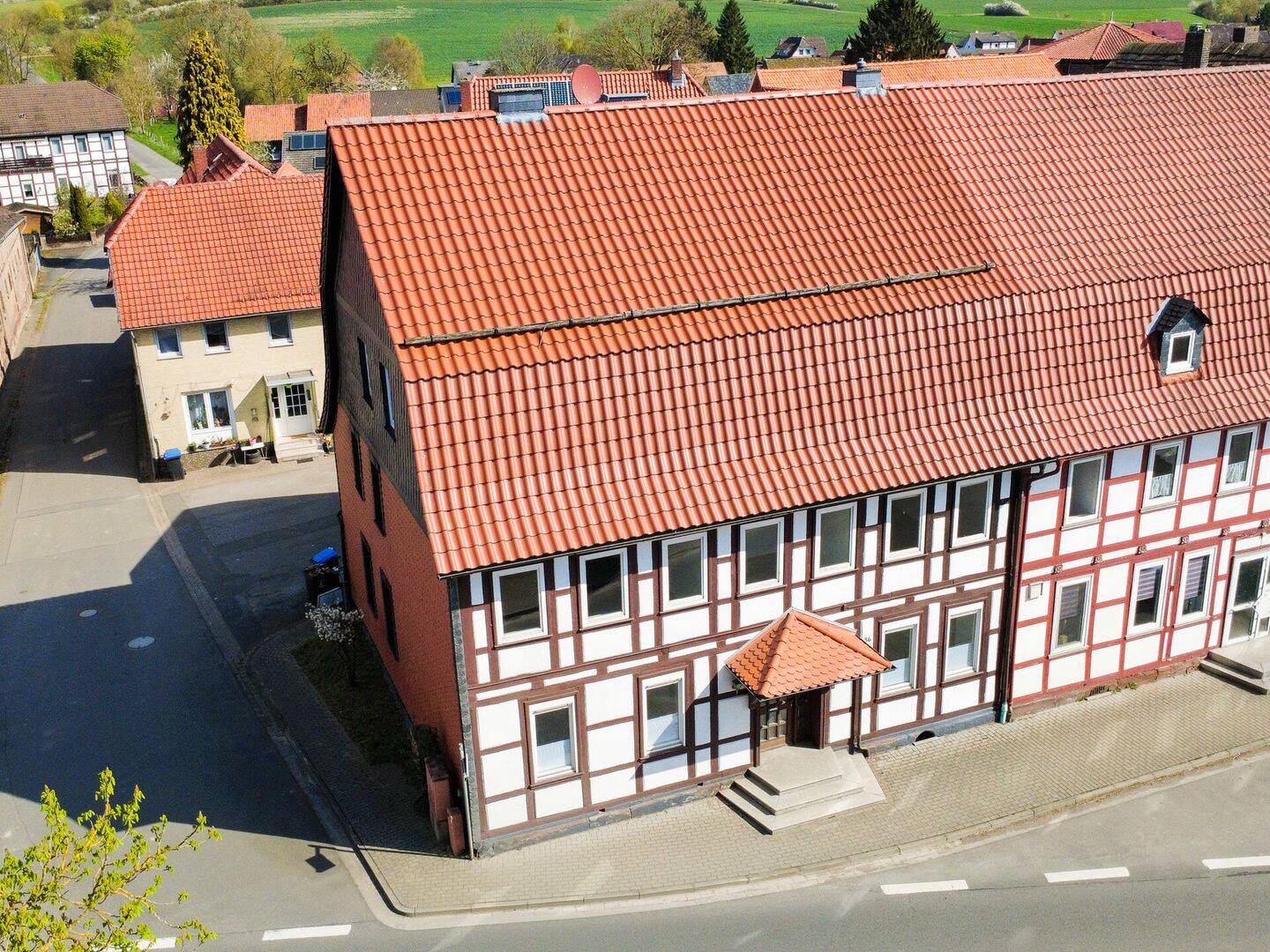 Geräumiges Fachwerkhaus – zu drei Seiten freistehend – in Lüthorst, 37586 Dassel