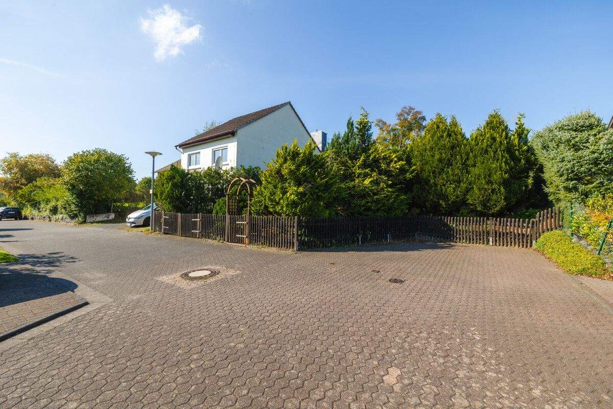 Schönes Grundstück in Breitscheid-Siebenmorgen mit Weitblick und vielen Möglichkeiten, 53547 Breitscheid