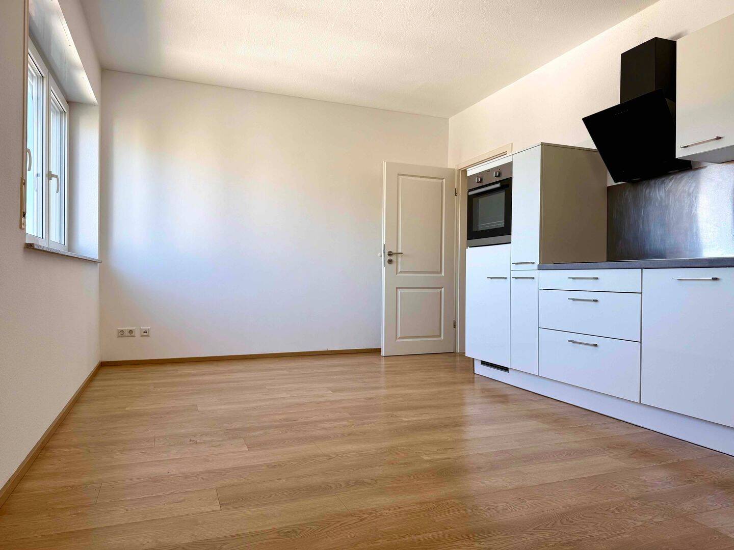 Helle 3,5-Zi.-Wohnung | über 110 m² Grundfläche | EBK & Stellplatz, 71665 Vaihingen an der Enz