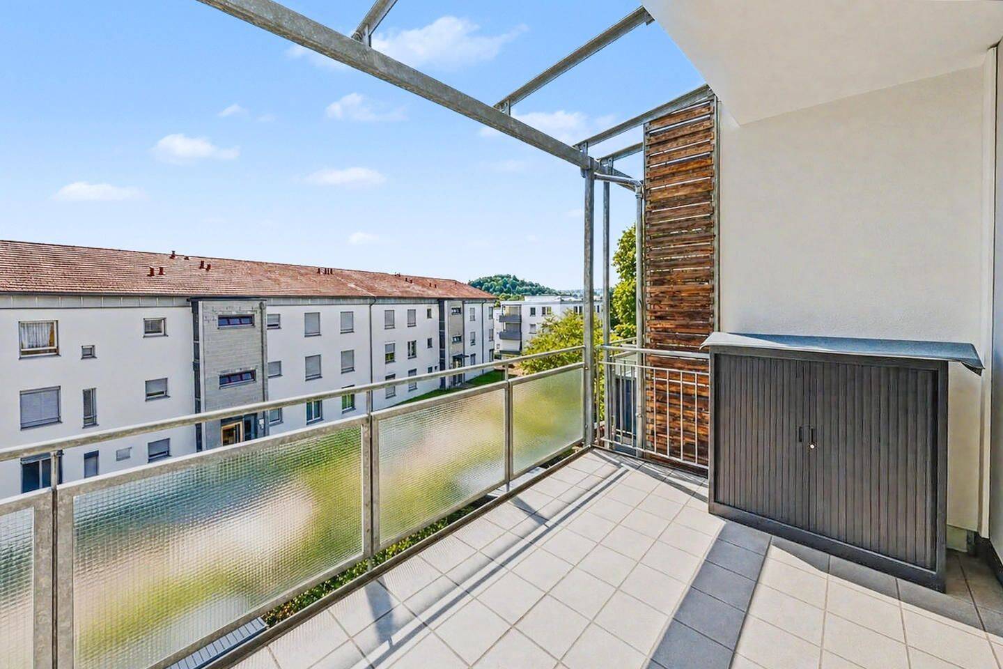 Großzügige 2-Zimmer-Wohnung mit TG- Stellplatz und Balkon in Holzgerlingen, 71088 Holzgerlingen