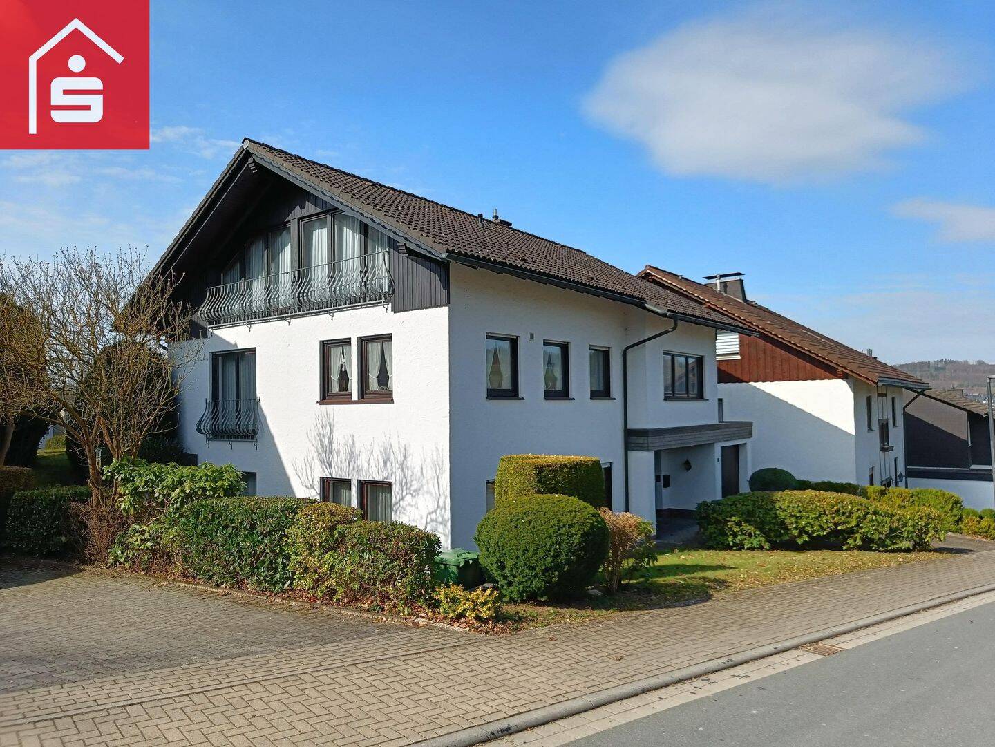Großzügiges Einfamilienhaus mit Einliegerwohnung in Schmallenberg, 57392 Schmallenberg