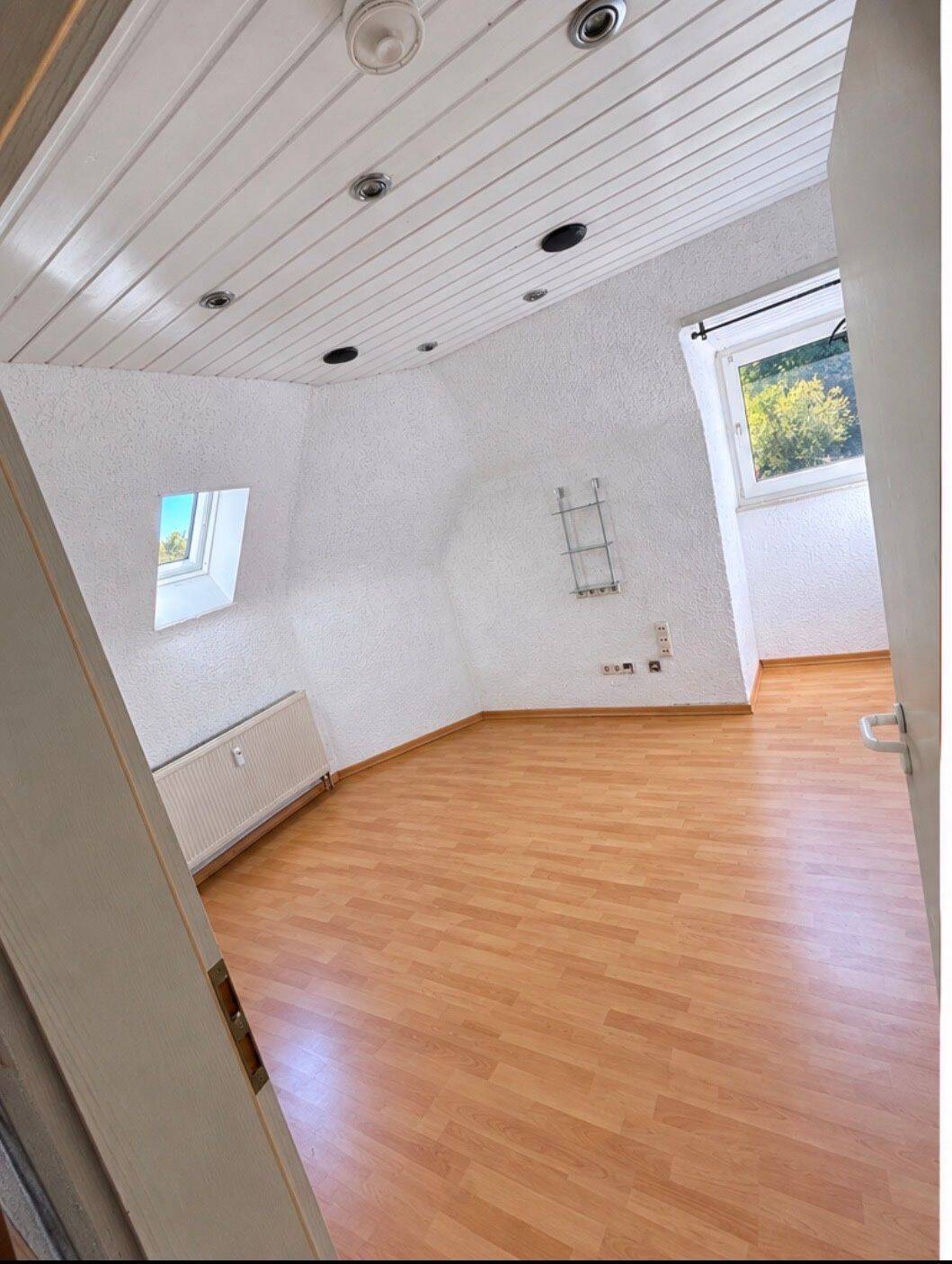 In Quierschied 270€ kalt 30 qm DG, 66287 Quierschied