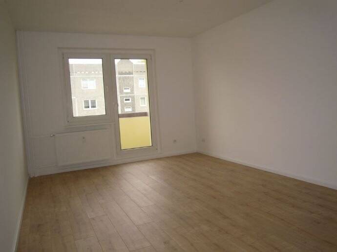 Potsdam-Drewitz: Sanierte großzügige 4-Zimmer-Whg mit Balkon und Einbauküche, 14480 Potsdam (Am Stern Drewitz Kirchsteigfeld)