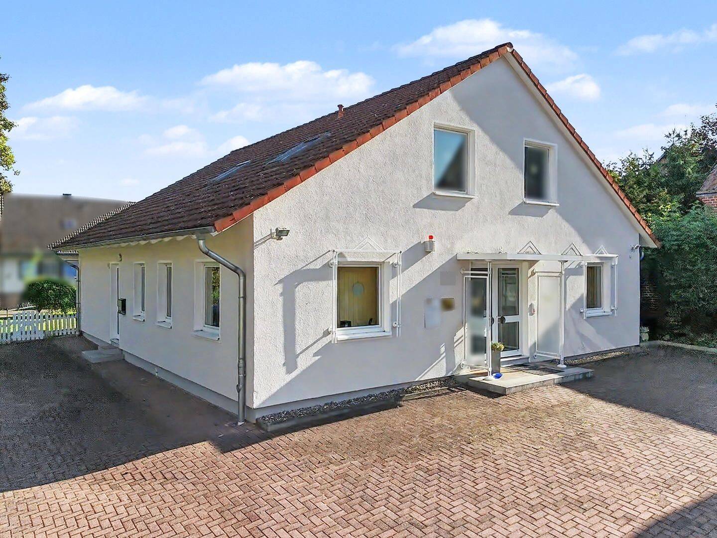 Vom Büro zum Traumhaus auf ca. 232 m² – Potenzial zum Ein- oder Zweifamilienhaus in Einbeck, 37574 Einbeck