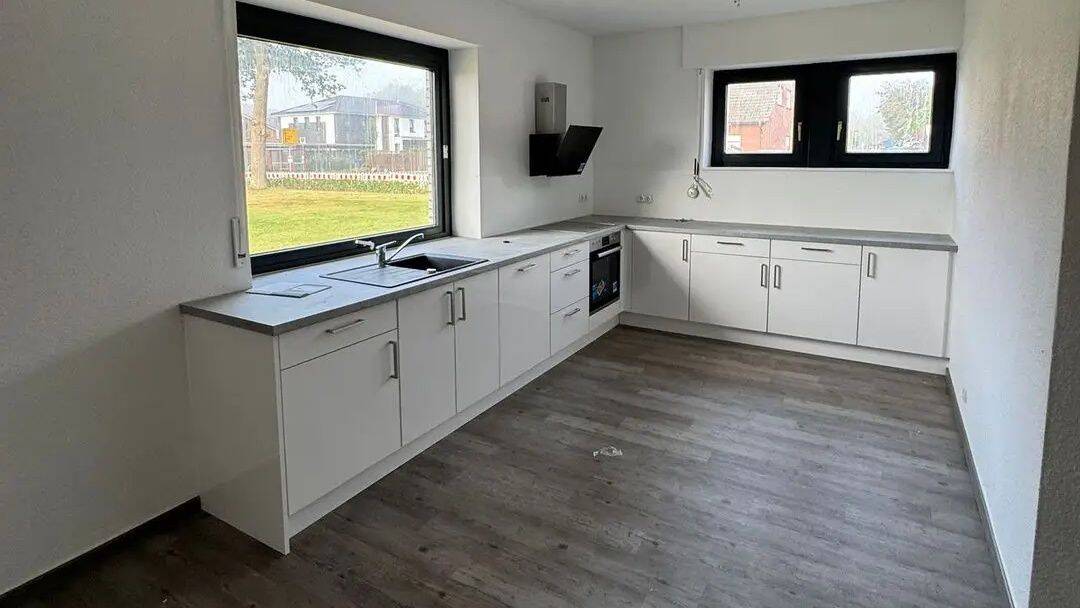 Sanierte Wohnung in Essen-Bevern – großzügige Terrasse, eigener Garten & Einbauküche, 49632 Essen (Oldenburg)