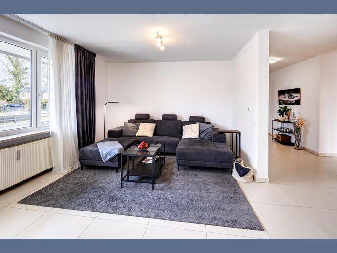 Möbliert: Großzügige Wohnung mit S-Bahnanbindung in Stockdorf, 82131 Gauting