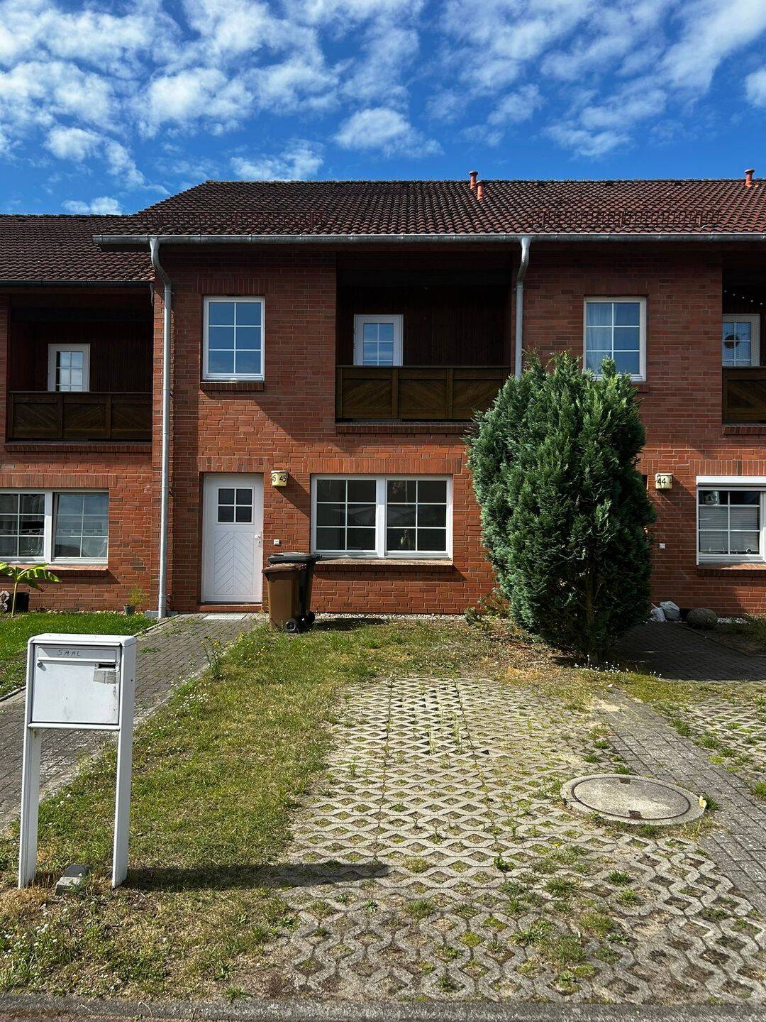 Familiärere Wohnanlage 4 Zimmer Reihenmittelhaus *Terrasse mit kleinem Garten *Balkon *Wohnküche *Wannenbad *Gäste WC*Stellplatz, 16321 Rüdnitz