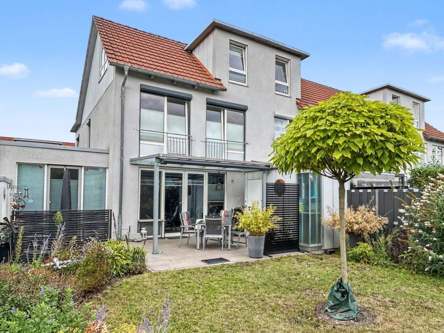 Exklusives Reihenendhaus mit Einliegerwohnung – gehobenes Wohnen am Rand von Hannover – Sehnde, 31319 Sehnde