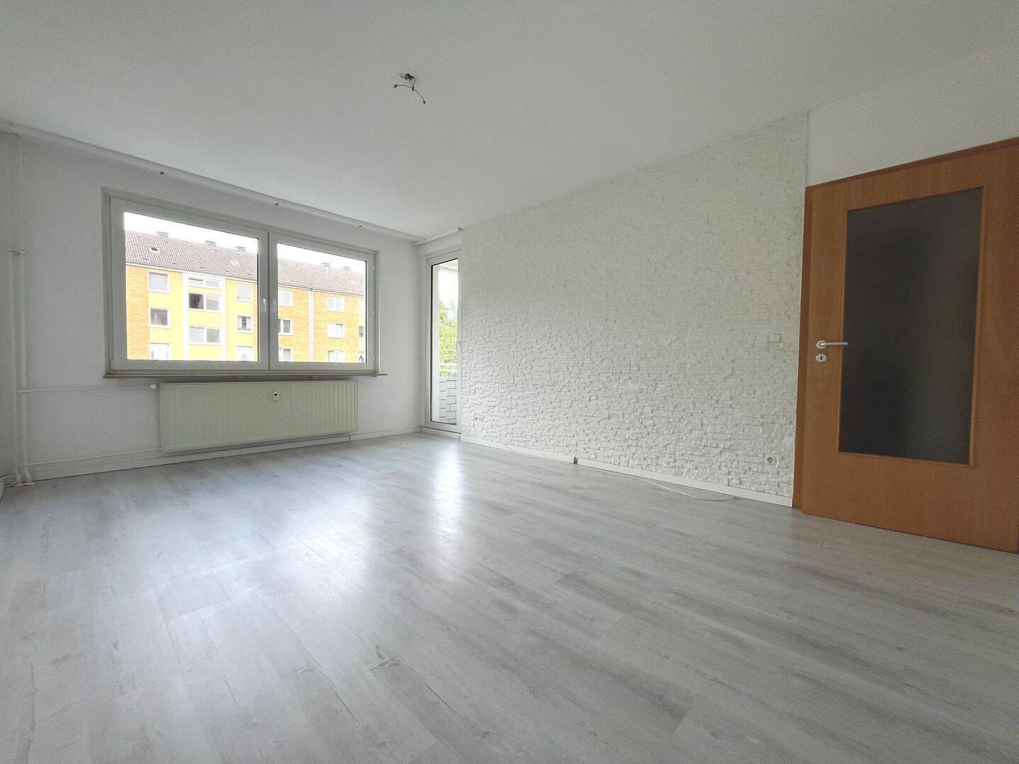 Renovierte 3-Zimmer-Etagenwohnung in Duisburg-Vierlinden, 47178 Duisburg (Alt-Walsum Overbruch Vierlinden)