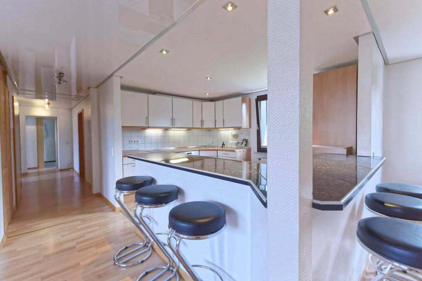 PROVISIONSFREI: Lichtdurchflutete 4-Zimmerwohnung in OB-Sterkrade -Energetischer Top-Zustand!, 46149 Oberhausen (Alsfeld Buschhausen Schwarze Heide Stadtmitte Sterkrade-Mitte)