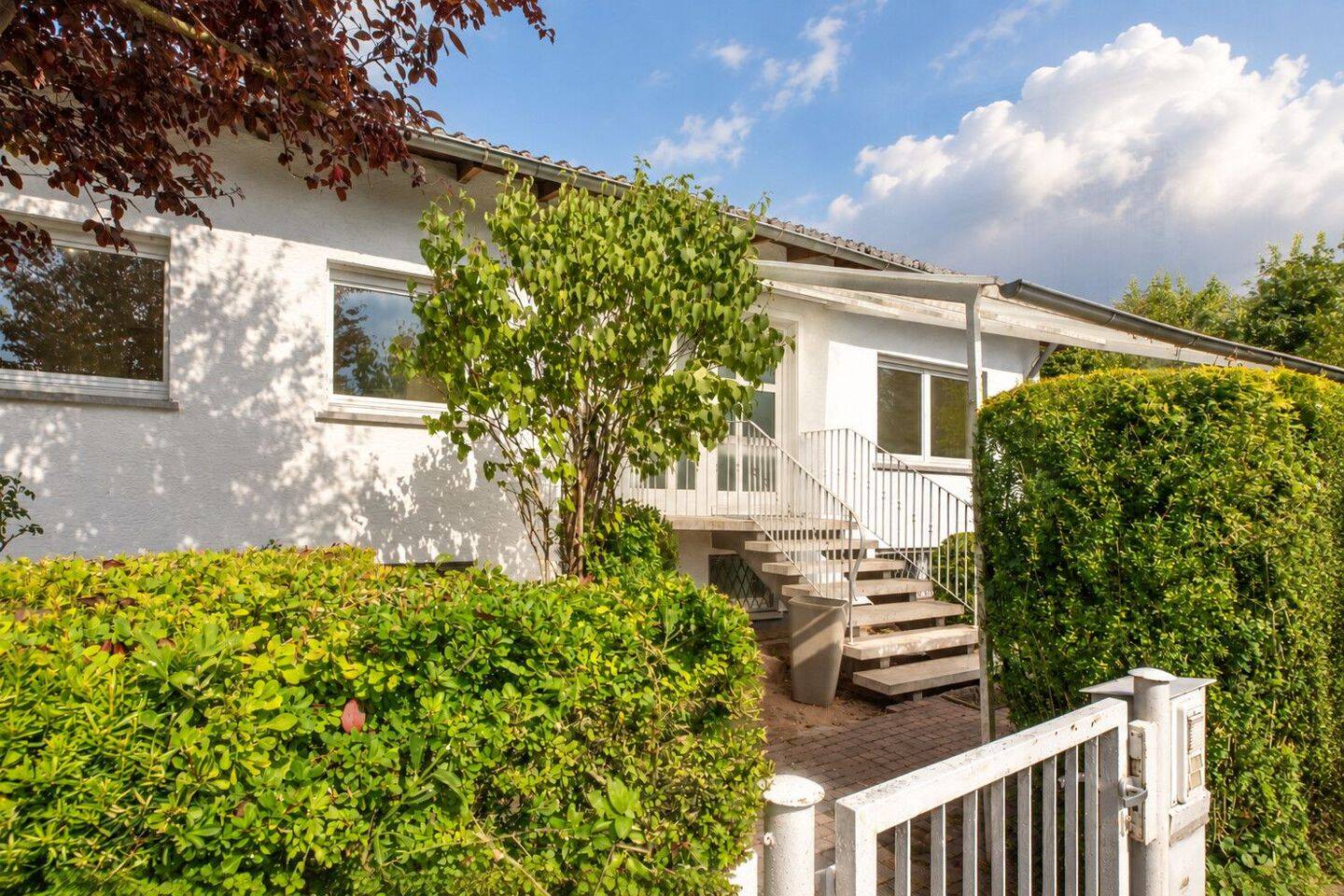 Großzügiges Haus mit südöstlicher Terrasse und sonnigem Garten, 63128 Dietzenbach