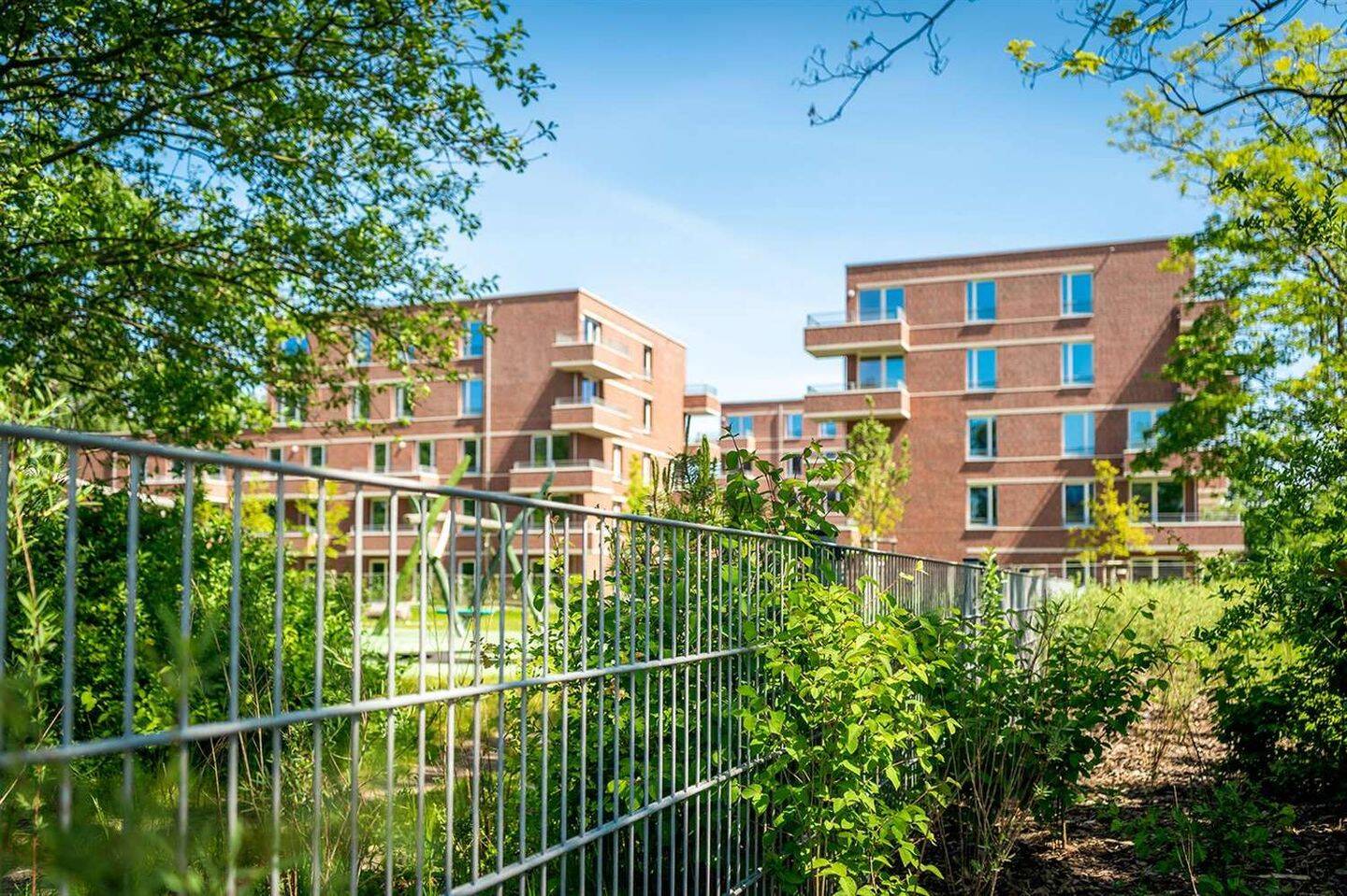 Großzügige 4-Zimmer-Wohnung mit Balkon, 21149 Hamburg (Harburg Hausbruch Neugraben-Fischbek)