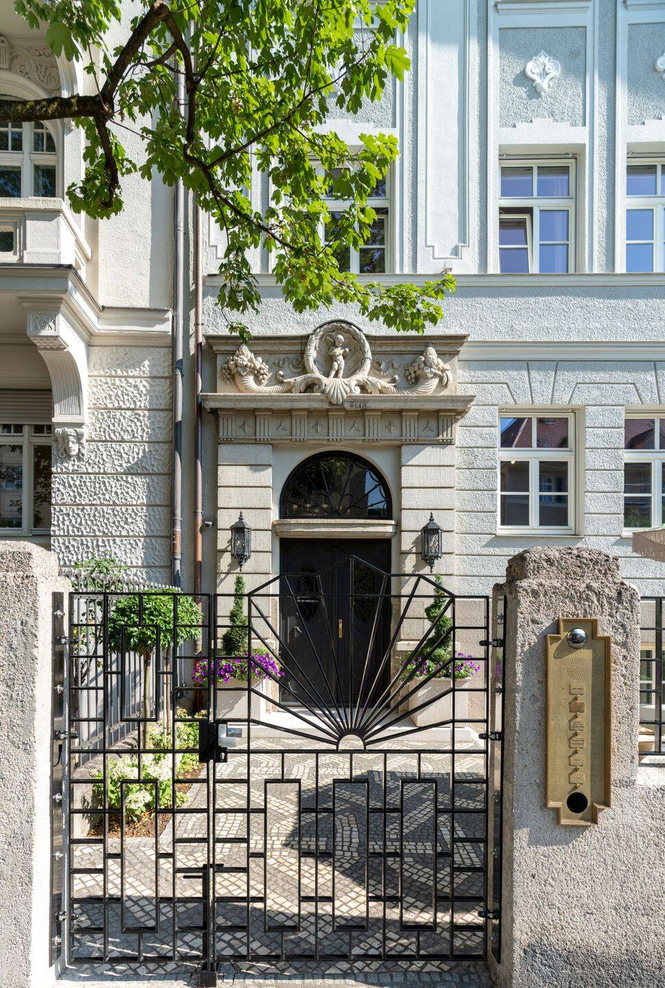 Luxuriöse Beletage im feinsten Stadtpalais Altbogenhausens in direktem Umfeld zu Feinkost Käfer, 81679 München (Bogenhausen)