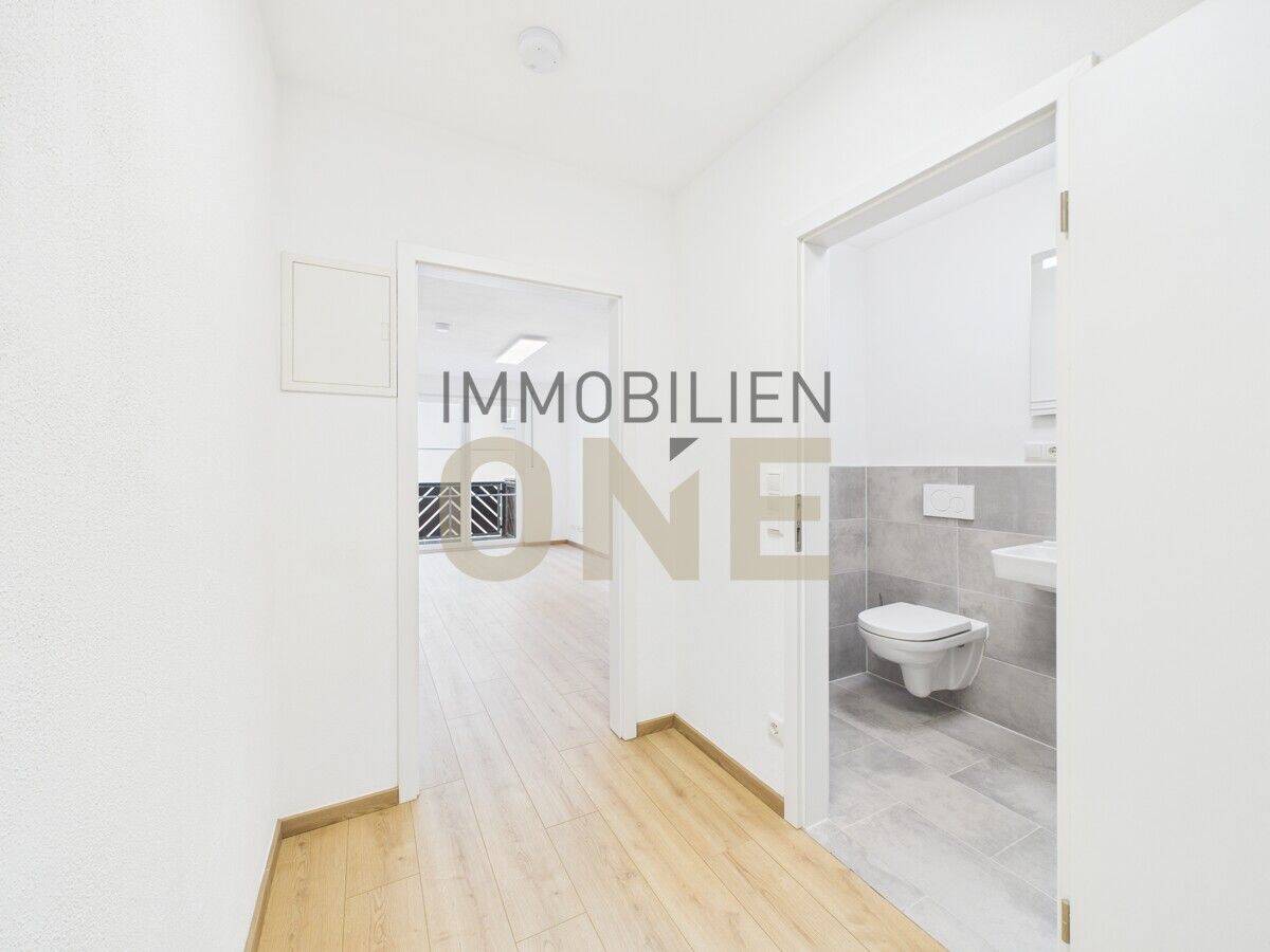 Ab 01.11 bezugsfrei! Saniertes 1-Zimmer Appartement mit Balkon und Tiefgaragenstellplatz, 93057 Regensburg (Brandlberg-Keilberg Konradsiedlung-Wutzlhofen Reinhausen Sallern-Gallingkofen)
